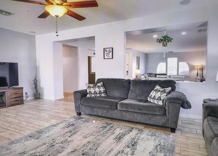 Pet Friendly 3br 2ba Private Optional Heated Pool Bbq Grill Golf Clubs Close To Park